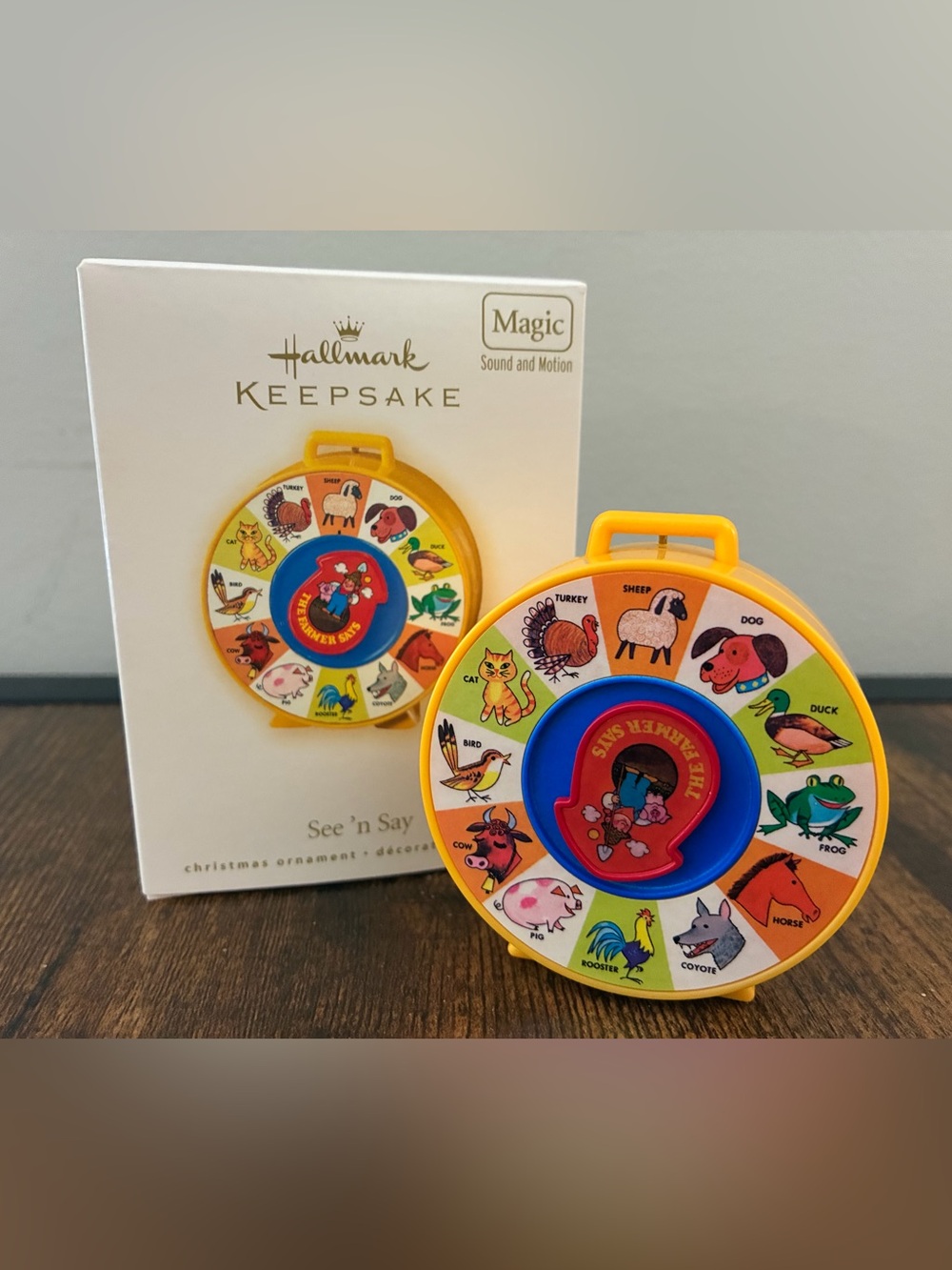 Hallmark 2007 Keepsake See 'n Say Magic Ornament - Yellow, Blue, Red